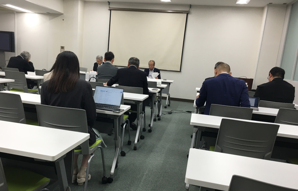 総会、村井会長、出蔵専務理事